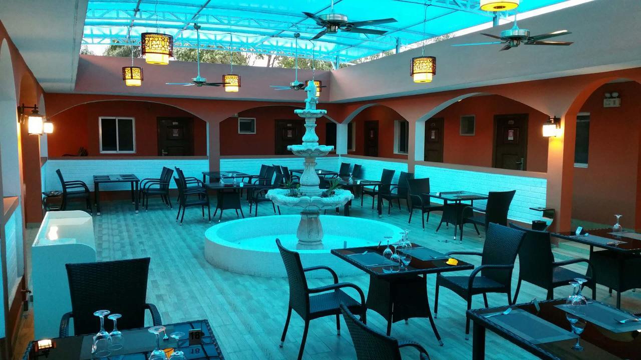 Hotel Des Jardins Abidjan Ngoại thất bức ảnh