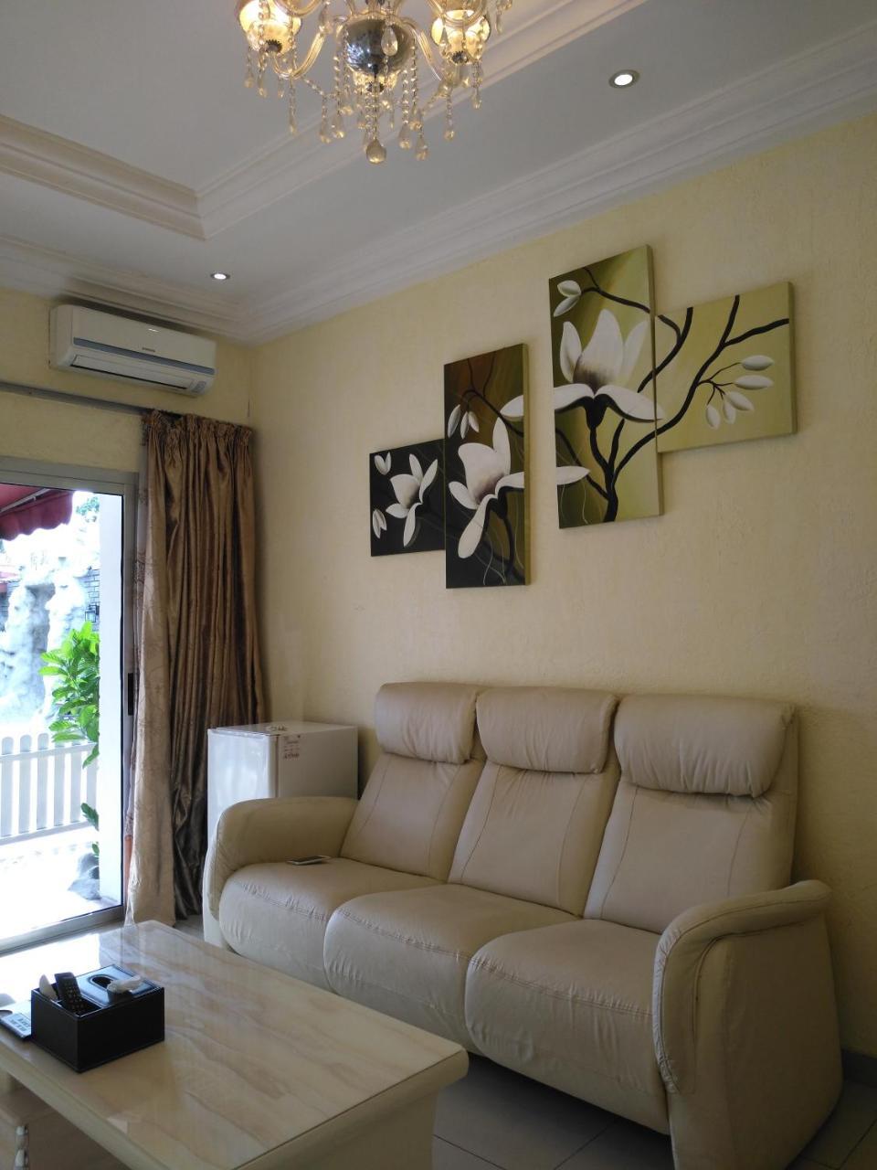 Hotel Des Jardins Abidjan Ngoại thất bức ảnh
