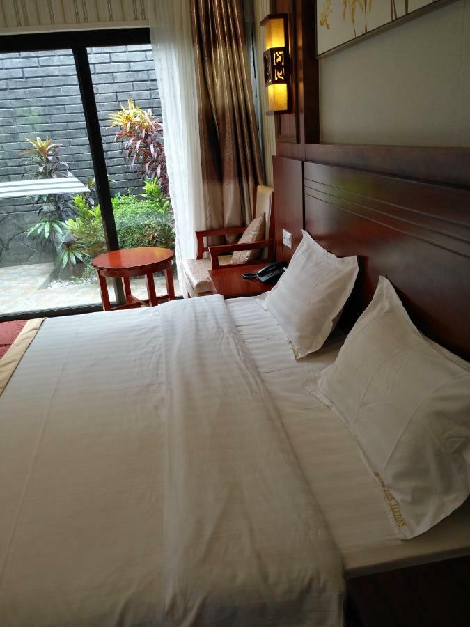 Hotel Des Jardins Abidjan Ngoại thất bức ảnh